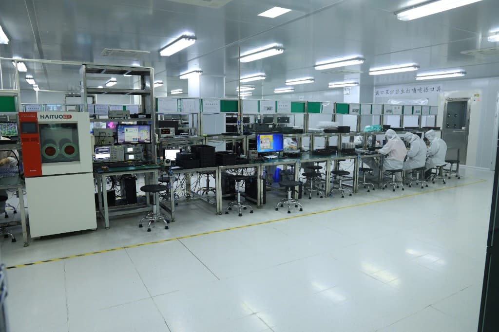 Cleanroom optical testing and quality control at Firsol